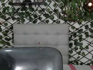 rouss-0's Live Sex Cam Show