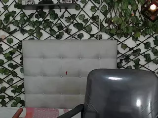 rouss-0's Live Sex Cam Show