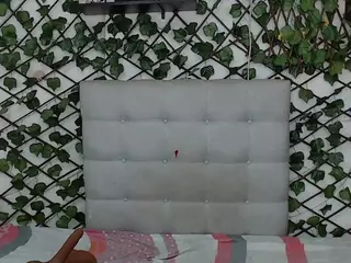 rouss-0's Live Sex Cam Show