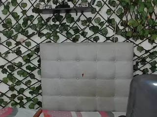 rouss-0's Live Sex Cam Show