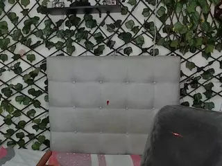 rouss-0's Live Sex Cam Show