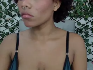 rouss-0's Live Sex Cam Show