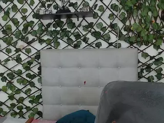 rouss-0's Live Sex Cam Show