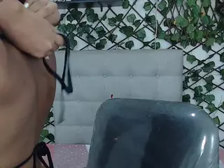 rouss-0's Live Sex Cam Show