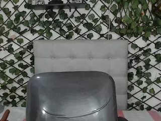 rouss-0's Live Sex Cam Show