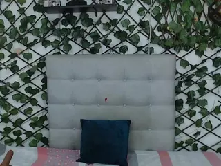 rouss-0's Live Sex Cam Show