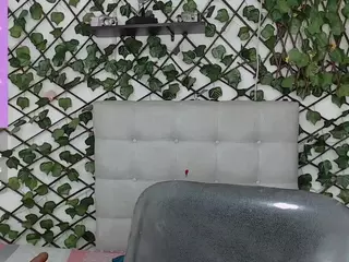 rouss-0's Live Sex Cam Show
