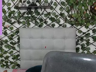 rouss-0's Live Sex Cam Show