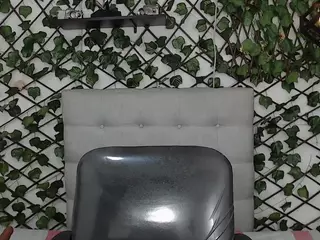 rouss-0's Live Sex Cam Show