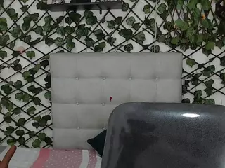 rouss-0's Live Sex Cam Show