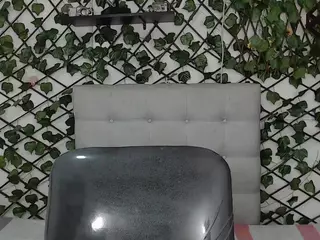 rouss-0's Live Sex Cam Show