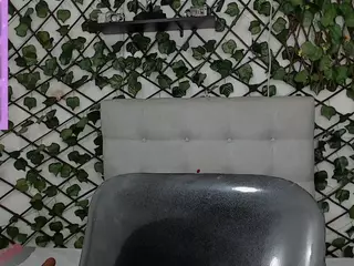 rouss-0's Live Sex Cam Show