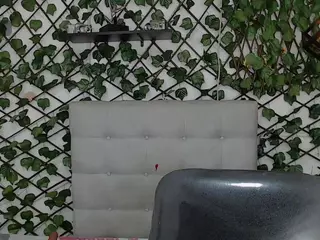 rouss-0's Live Sex Cam Show