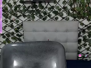 rouss-0's Live Sex Cam Show