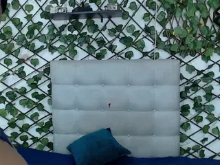 rouss-0's Live Sex Cam Show