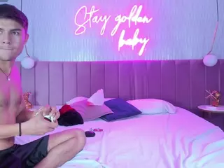 SCRETTVELVEET's Live Sex Cam Show