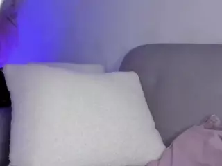 cuttehanna18's Live Sex Cam Show