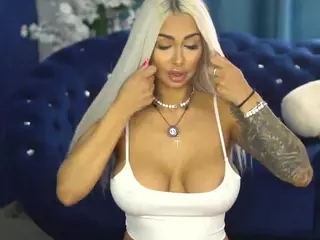 GoldenAmberX's Live Sex Cam Show