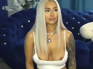 GoldenAmberX's Live Sex Cam Show