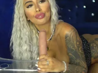GoldenAmberX's Live Sex Cam Show