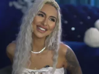 GoldenAmberX's Live Sex Cam Show