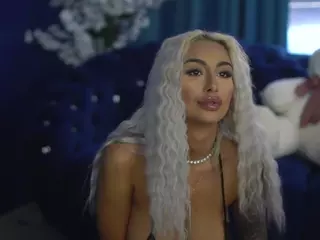 GoldenAmberX's Live Sex Cam Show