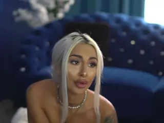 GoldenAmberX's Live Sex Cam Show