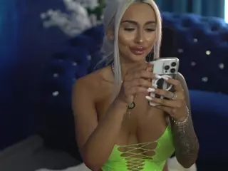 GoldenAmberX's Live Sex Cam Show