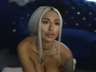 GoldenAmberX's Live Sex Cam Show