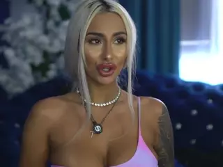 GoldenAmberX's Live Sex Cam Show