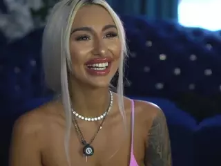 GoldenAmberX's Live Sex Cam Show