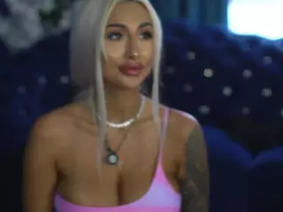 GoldenAmberX's Live Sex Cam Show