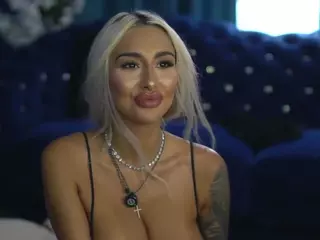 GoldenAmberX's Live Sex Cam Show