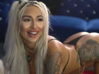 GoldenAmberX's Live Sex Cam Show