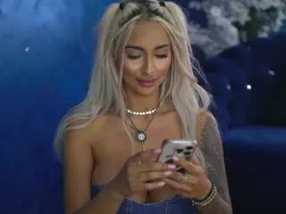 GoldenAmberX's Live Sex Cam Show