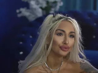 GoldenAmberX's Live Sex Cam Show