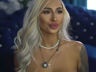 GoldenAmberX's Live Sex Cam Show