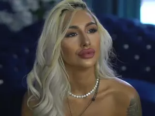 GoldenAmberX's Live Sex Cam Show