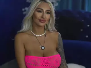 GoldenAmberX's Live Sex Cam Show