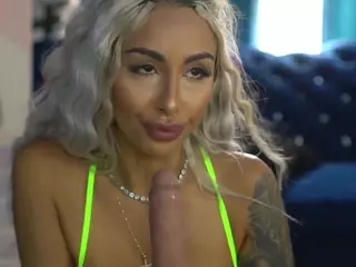 GoldenAmberX's Live Sex Cam Show