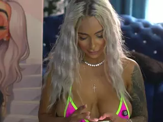 GoldenAmberX's Live Sex Cam Show