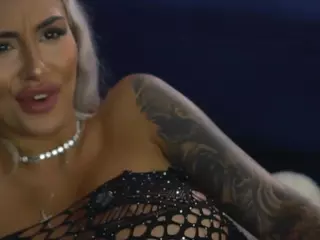 GoldenAmberX's Live Sex Cam Show