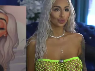 GoldenAmberX's Live Sex Cam Show