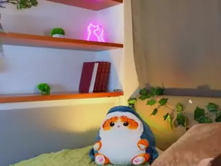 RowenaHathaway's Live Sex Cam Show