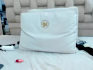 Ikia-Lopezz's Live Sex Cam Show