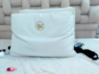Ikia-Lopezz's Live Sex Cam Show