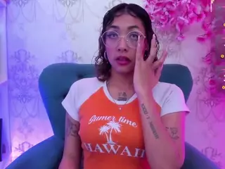 Oliv-Jones's Live Sex Cam Show