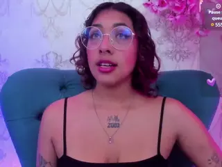 Oliv-Jones's Live Sex Cam Show