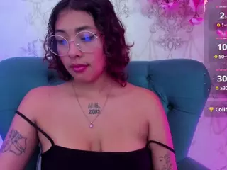 Oliv-Jones's Live Sex Cam Show