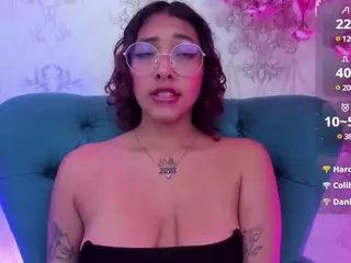 Oliv-Jones's Live Sex Cam Show